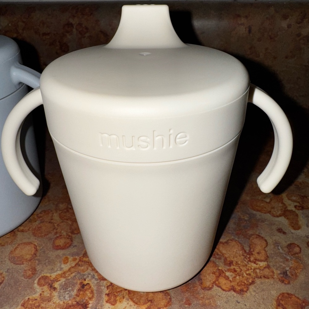 🔥DEAL New MUSHIE Trainer Sippy Cup Made in Denmark Leak Resistant BPA-free